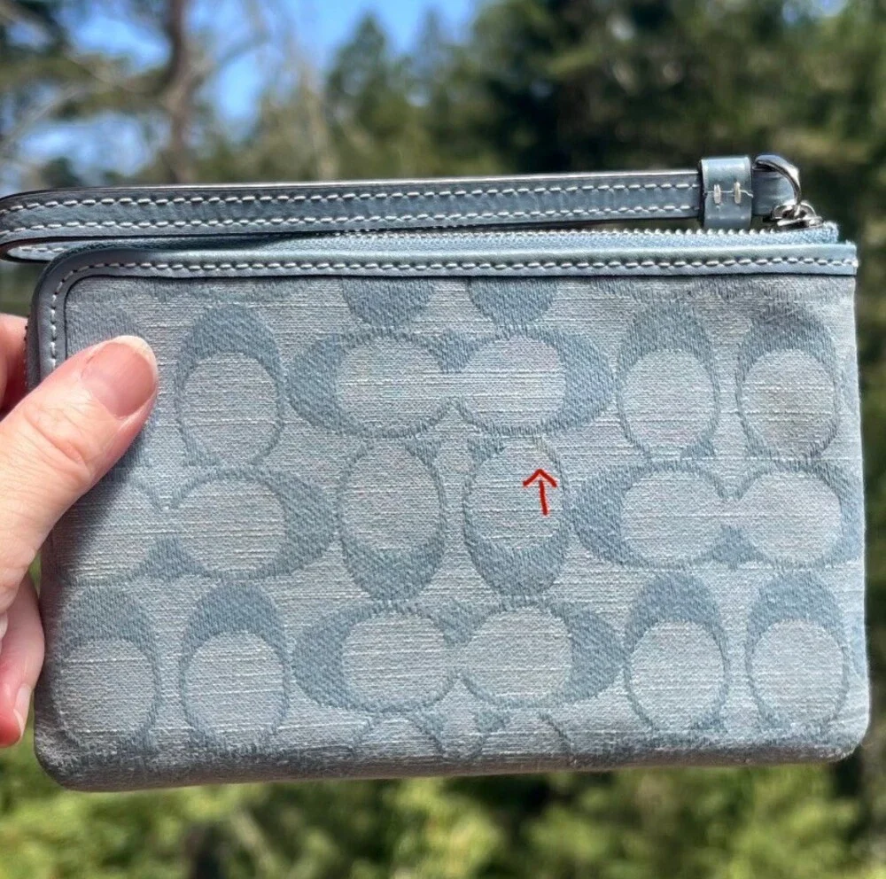 Coach Signature Jacquard Blue Chambray Wristlet Wallet Clutch Gold Hardware